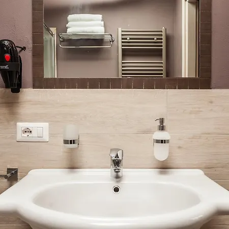 Otel Gioia 3*